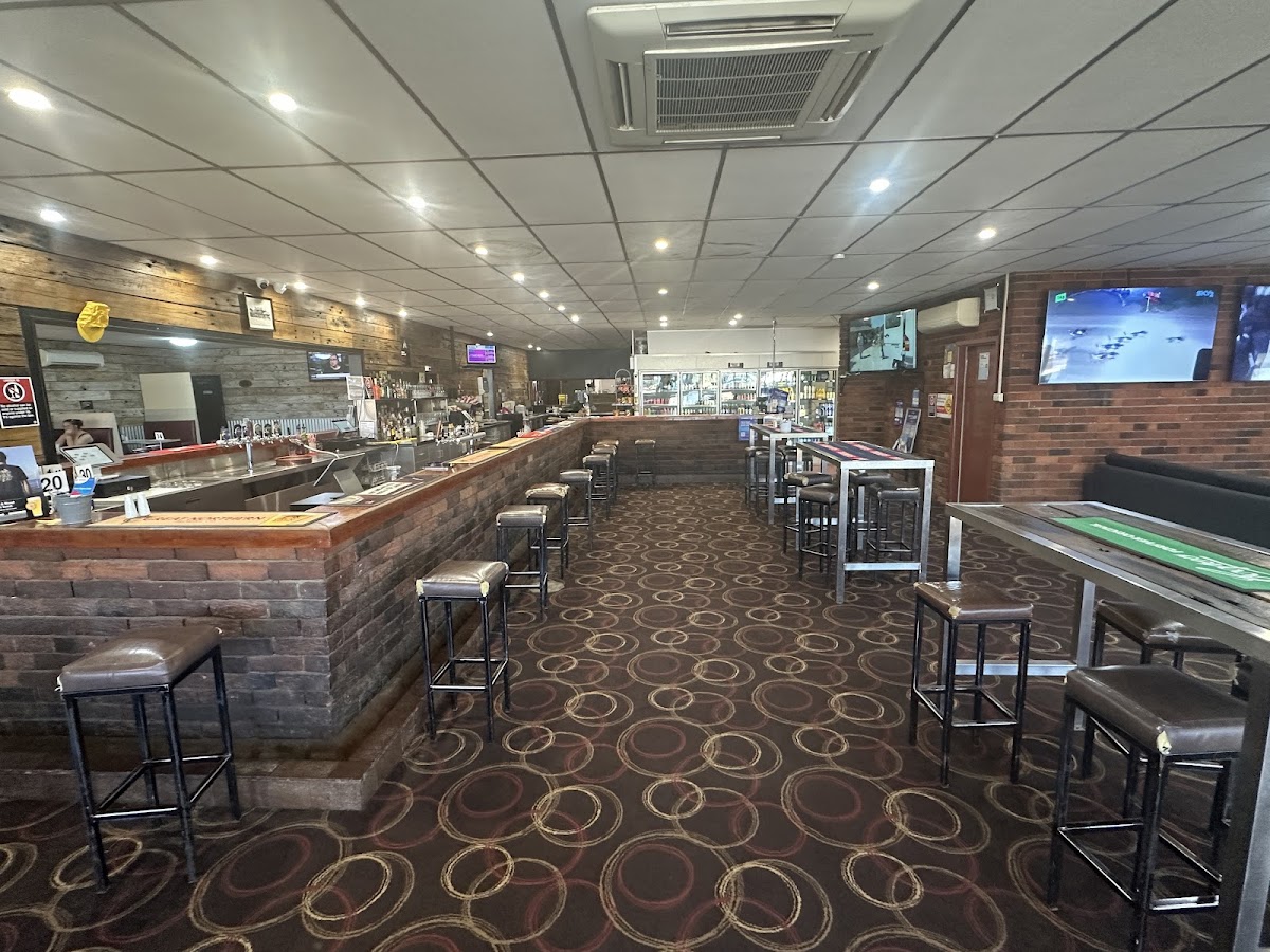 Empire Hotel Bistro & Bottleshop Photos 2